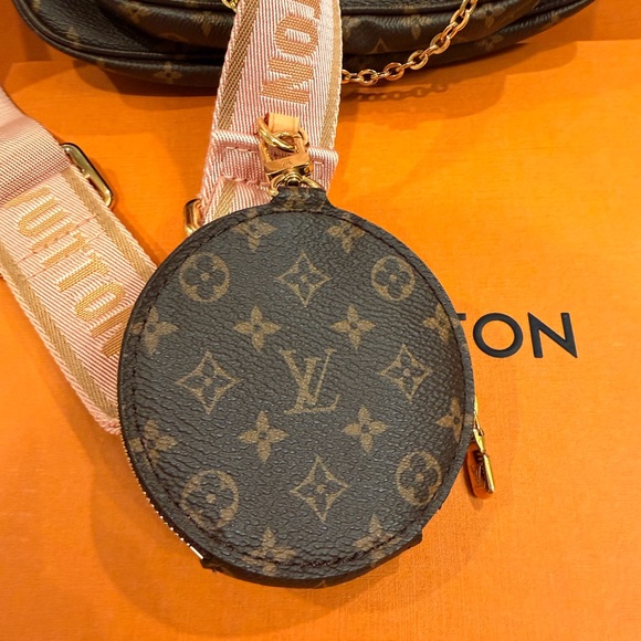 Louis Vuitton Brown Monogram Crossbody with Pink Strap - Picture 4 of 13